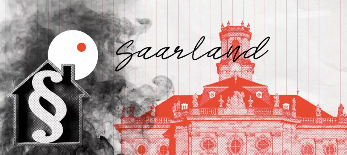 Rauchmelderpflicht Saarland: Haus mit Paragrafen-Symbol und Rauch, im Hintergrund das Saarland-Gebäude.